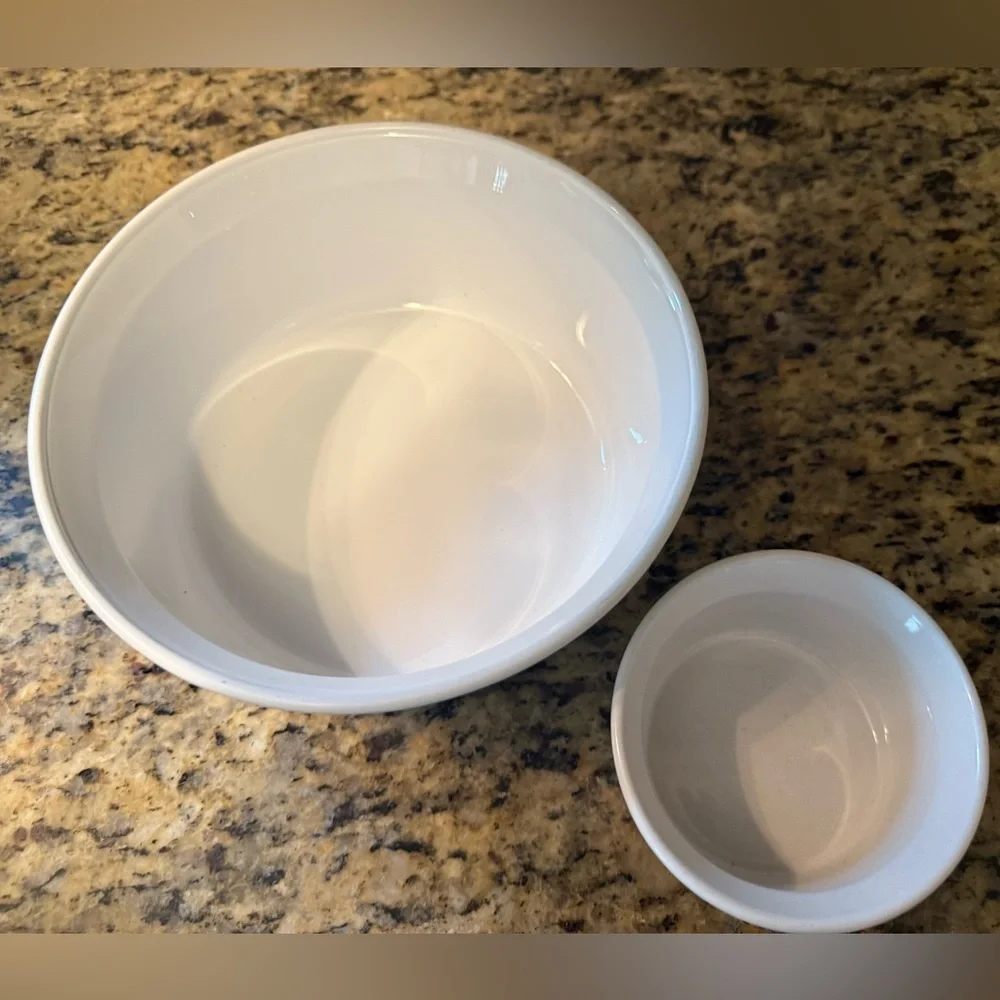 Corning Ware F-5-B White Round Casserole 1.6 Liter & 7 ounce dessert or soufflé.